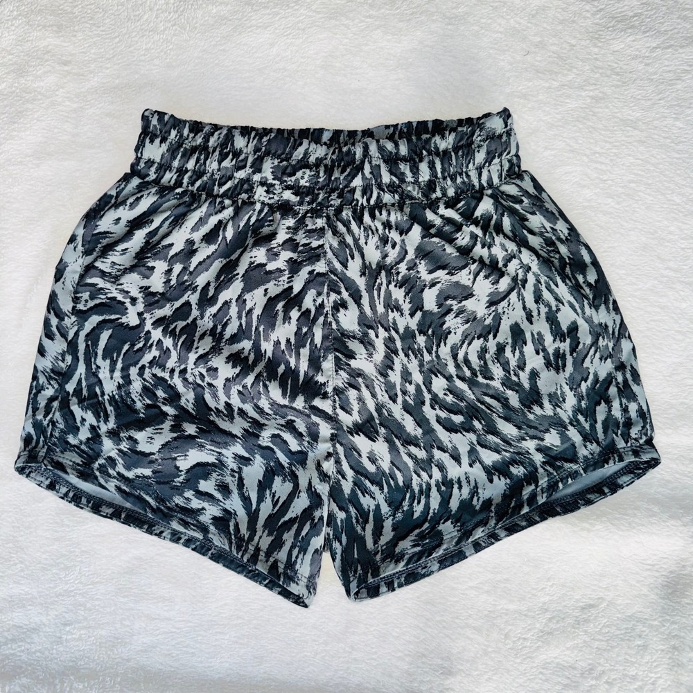 121 |‎ Nike Dri-FIT Animal Print Athletic Running Shorts Gray Girls Small
